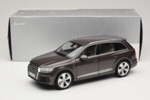 Audi Q7 4M Argus Brown Minichamps 1:18 5011407615 Metaal — afbeelding 8 van 8