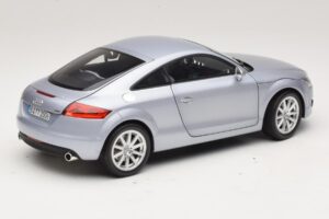 Audi TT 8N Silverblue Metallic Minichamps 1:18 100015020 Metaal — afbeelding 3 van 8