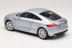 Audi TT 8N Silverblue Metallic Minichamps 1:18 100015020 Metaal — afbeelding 7 van 8