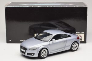 Audi TT 8N Silverblue Metallic Minichamps 1:18 100015020 Metaal — afbeelding 8 van 8