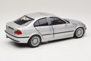 BMW 3-Series E46 6-Cylinder Zilver UT Models 1:18 20512 Metaal — afbeelding 2 van 6