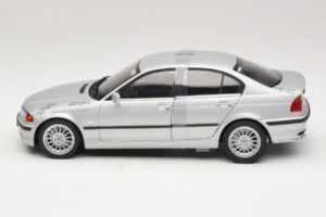 BMW 3-Series E46 6-Cylinder Zilver UT Models 1:18 20512 Metaal — afbeelding 3 van 6