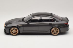 BMW M5 CS F90 Brands Hatch Grey Metallic GT Spirit 1:18 GT993 Hars — afbeelding 3 van 6