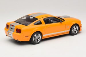 Ford Mustang GT S197 Grabber Orange Metallic AUTOart 1:18 73117-A1 Metaal — afbeelding 3 van 8