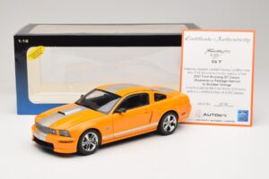Ford Mustang GT S197 Grabber Orange Metallic AUTOart 1:18 73117-A1 Metaal — afbeelding 8 van 8