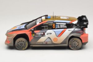 Hyundai i20 N Rally1 #8 O. Tanak / M. Jarveoja Safari Rally Kenya 2025 IXO 1:18 18RMC247A Metaal — afbeelding 3 van 6