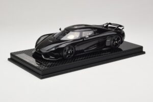 Koenigsegg Regera Zwart Carbon Pakket Beige Interieur FrontiArt 1:18 REMC042 Hars