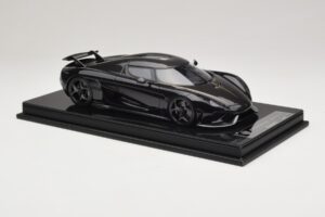Koenigsegg Regera Zwart Carbon Pakket FrontiArt 1:18 F079-179 Hars — afbeelding 4 van 7