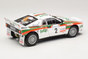 Lancia 037 #2 A. Bettega / M. Perissinot Rally San Marino 1984 Kyosho 1:18 08306F Metaal — afbeelding 3 van 8