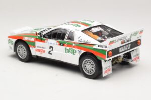 Lancia 037 #2 A. Bettega / M. Perissinot Rally San Marino 1984 Kyosho 1:18 08306F Metaal — afbeelding 7 van 8