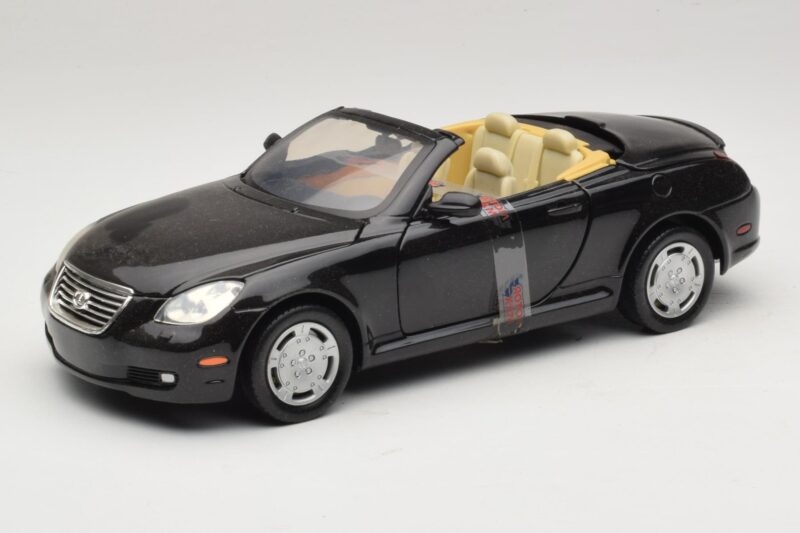 Lexus SC430 Cabriolet Zwart Motormax 1:18 73119 Metaal