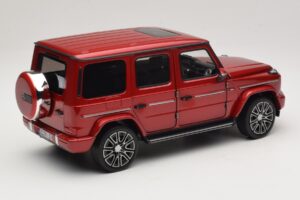Mercedes G-Class W465 Hyacinth Red Norev 1:18 183037 Metaal — afbeelding 2 van 6
