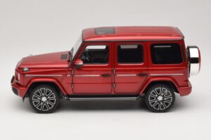 Mercedes G-Class W465 Hyacinth Red Norev 1:18 183037 Metaal — afbeelding 3 van 6