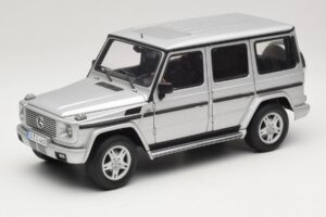 Mercedes G500 W463 LWB Dealer Editie Zilver AUTOart 1:18 B66962142 Metaal