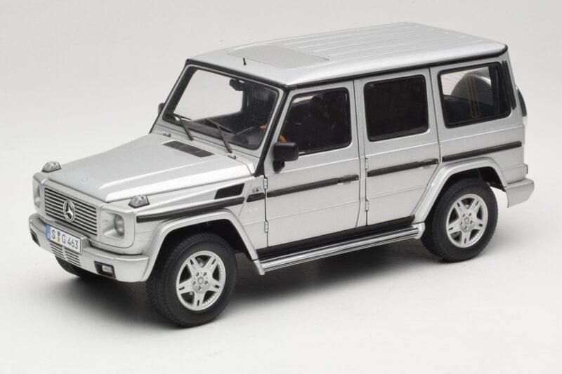 Mercedes G500 W463 LWB Dealer Editie Zilver AUTOart 1:18 B66962142 Metaal
