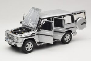 Mercedes G500 W463 LWB Dealer Editie Zilver AUTOart 1:18 B66962142 Metaal — afbeelding 2 van 8