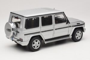 Mercedes G500 W463 LWB Dealer Editie Zilver AUTOart 1:18 B66962142 Metaal — afbeelding 3 van 8