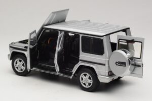 Mercedes G500 W463 LWB Dealer Editie Zilver AUTOart 1:18 B66962142 Metaal — afbeelding 5 van 8