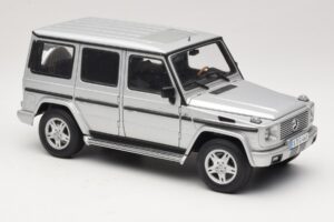 Mercedes G500 W463 LWB Dealer Editie Zilver AUTOart 1:18 B66962142 Metaal — afbeelding 6 van 8