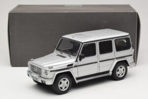 Mercedes G500 W463 LWB Dealer Editie Zilver AUTOart 1:18 B66962142 Metaal — afbeelding 8 van 8