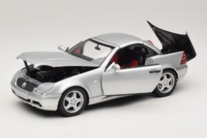 Mercedes SLK230 R170 AMG Roadster Zilver UT Models 1:18 26152 Metaal — afbeelding 2 van 8