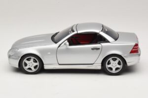 Mercedes SLK230 R170 AMG Roadster Zilver UT Models 1:18 26152 Metaal — afbeelding 4 van 8
