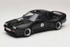 Opel Manta B Custom Mat Zwart Kenwood MCG 1:18 MCG18095 Metaal