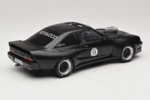 Opel Manta B Custom Mat Zwart Kenwood MCG 1:18 MCG18095 Metaal — afbeelding 2 van 6
