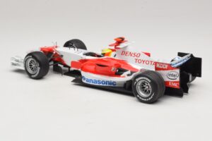 Panasonic Toyota Racing TF106 #12 R. Schumacher 2006 Minichamps 1:18 AM59557K Metaal — afbeelding 5 van 7