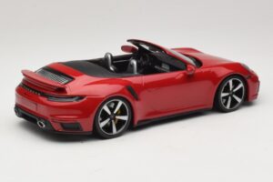 Porsche 911 992 Turbo S Cabriolet Donkerrood Minichamps 1:18 PORSCHE007 Metaal — afbeelding 2 van 6