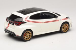 Toyota GR Yaris TGR Italy Gelimiteerde Editie Pure White Otto 1:18 OT1183 Hars — afbeelding 2 van 6
