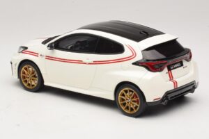 Toyota GR Yaris TGR Italy Gelimiteerde Editie Pure White Otto 1:18 OT1183 Hars — afbeelding 5 van 6
