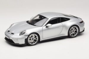 Porsche 911 992.2 GT3 Touring Package GT Silver Metallic Norev 1:18 187002 Metaal
