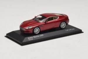 Aston Martin DB9 Rood Metallic Minichamps 1:43 400137340 Metaal — afbeelding 2 van 4