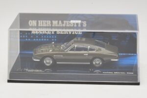 Aston Martin DBS On Her Majesty's Secret Service Minichamps 1:43 436137600 Metaal — afbeelding 4 van 5