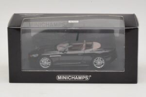 Aston Martin DBS Volante Zwart Metallic Minichamps 1:43 400137930 Metaal — afbeelding 4 van 4
