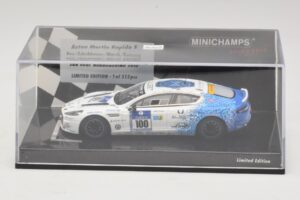 Aston Martin Rapide S #100 Bez / Schubauer 24 Hours of Nurburgring 2013 Minichamps 1:43 437131300 Metaal — afbeelding 4 van 5