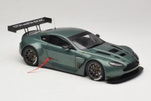 Aston Martin V12 Vantage GT3 Groen AUTOart 1:18 81306 Metaal — afbeelding 4 van 6