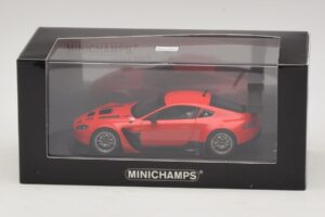 Aston Martin V12 Vantage GT3 Rood Minichamps 1:43 4371121392 Metaal — afbeelding 4 van 4