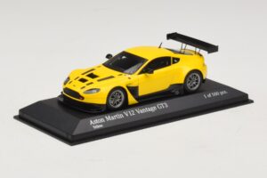 Aston Martin V12 Vantage GT3 Geel Minichamps 1:43 437121391 Metaal — afbeelding 2 van 4