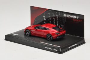 Aston Martin V12 Zagato Rood Minichamps 1:43 437137220 Metaal — afbeelding 3 van 5