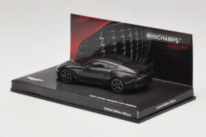 Aston Martin V12 Zagato Scintilla Silver Minichamps 1:43 437137221 Metaal — afbeelding 3 van 5
