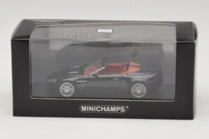 Aston Martin V8 Vantage Roadster Zwart Metallic Minichamps 1:43 400137431 Metaal — afbeelding 4 van 4