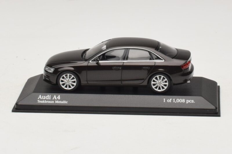Audi A4 B8 Bruin Metallic Minichamps 1:43 410011000 Metaal