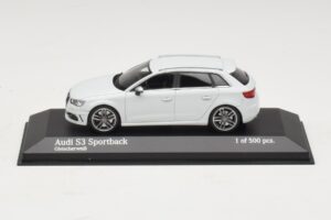 Audi S3 8V Sportback Wit Minichamps 1:43 437013010 Metaal