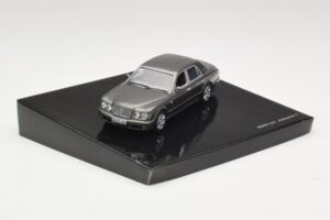 Bentley Arnage T Cypress Grey Minichamps 1:43 BL386 Metaal — afbeelding 2 van 4
