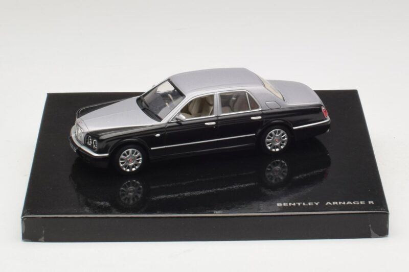 Bentley Arnage R Zilver Minichamps 1:43 Bentley Arnage R Zilver Minichamps 1:43 BL387 Metaal