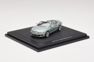 Bentley Continental GTC Light Grey Metallic Minichamps 1:43 Bentley Continental GTC Light Grey Metallic Minichamps 1:43 BL907 Metaal