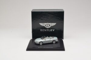 Bentley Continental GTC Light Grey Metallic Minichamps 1:43 BL907 Metaal — afbeelding 3 van 4