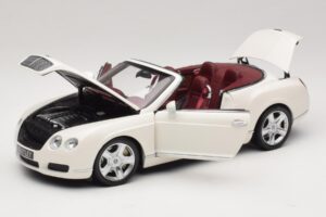 Bentley Continental GTC Wit Vervangende Doos Minichamps 1:18 100139032-R1 Metaal — afbeelding 2 van 8